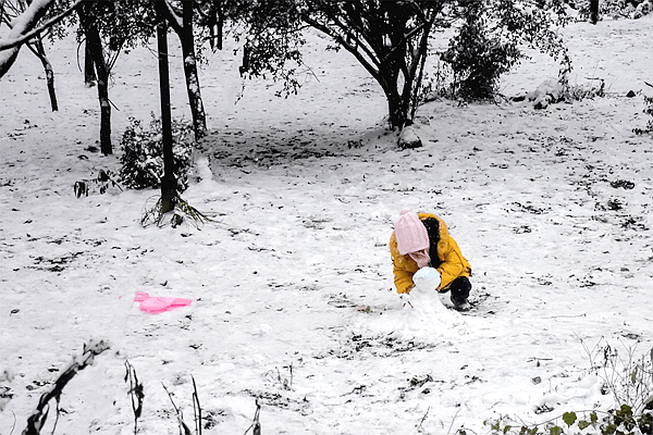 重庆市继2016年之后第一场雪 山城人民纷纷出游赏雪 